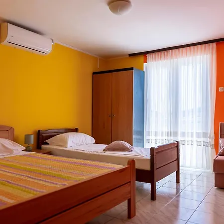 Mikulic * Rogoznica (Sibenik-Knin)