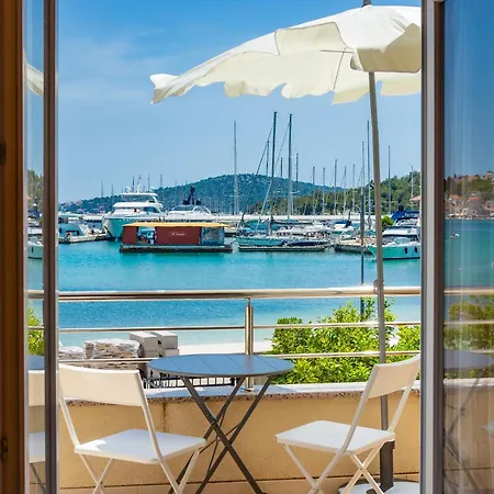 Mikulic * Rogoznica (Sibenik-Knin)